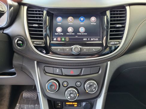 Used 2022 Chevrolet Trax LT w/ Driver Confidence Package AWD/4WD image 11