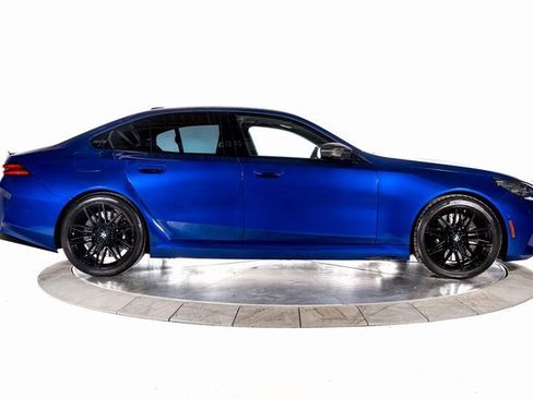 Used 2025 BMW M5 w/ Carbon Package image 8