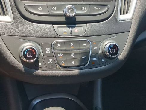 Used 2024 Chevrolet Malibu LT FWD image 23