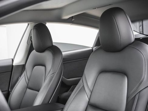 Used 2022 Tesla Model 3 image 10