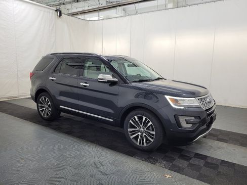 Used 2017 Ford Explorer Platinum AWD/4WD image 11