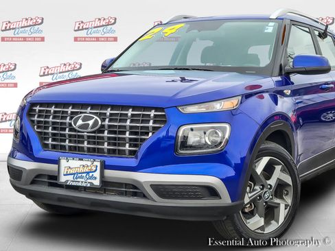 Used 2024 Hyundai Venue SEL image 2