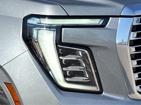 New 2026 GMC Yukon Denali w/ Denali Reserve Package AWD/4WD image 21