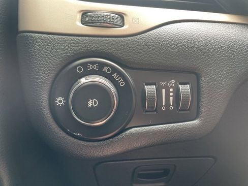 Used 2015 Jeep Cherokee Latitude image 22