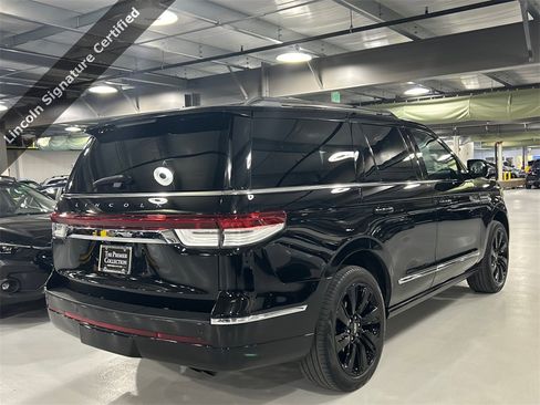 Certified 2022 Lincoln Navigator Reserve w/ Monochromatic Package image 2