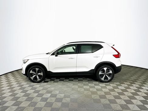 Used 2023 Volvo XC40 B5 Plus w/ Driver Assist Package AWD/4WD image 7