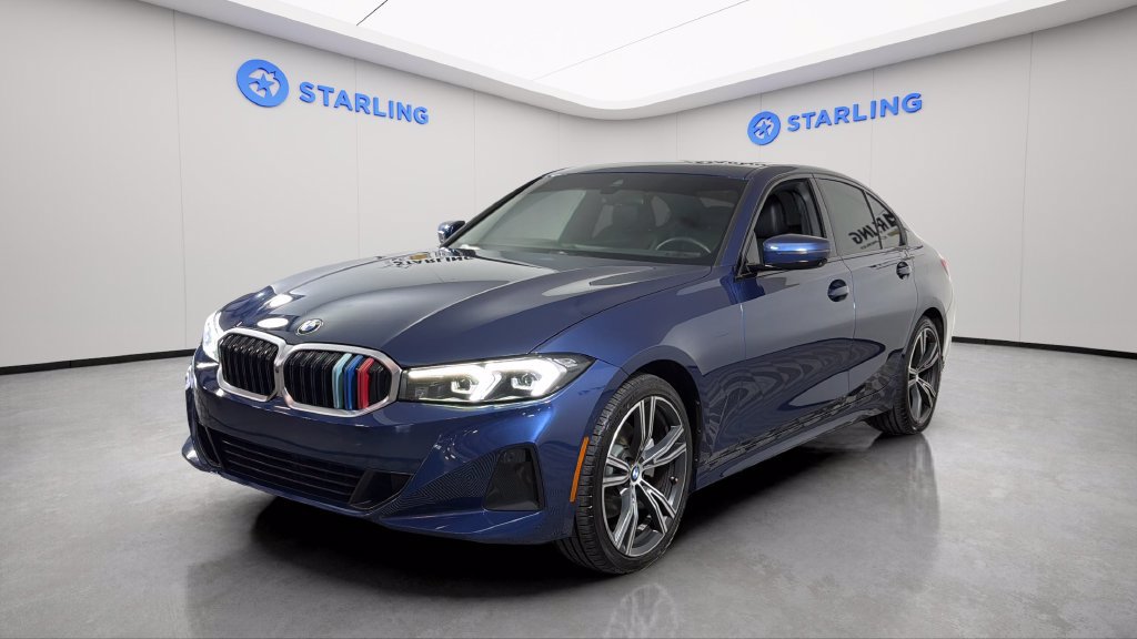 Used 2023 BMW 330i Sedan w/ Premium Package RWD image 17