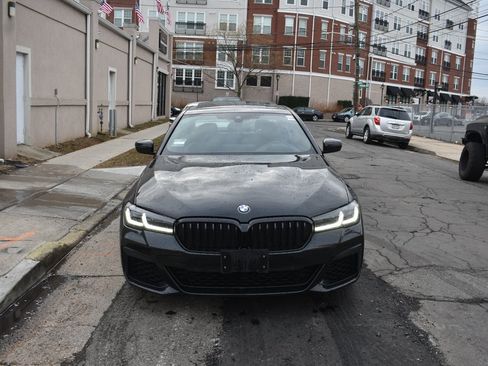 Used 2023 BMW 540i w/ M Sport Package image 3