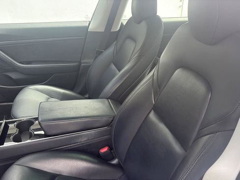 Used 2020 Tesla Model 3 Standard Range RWD image 13