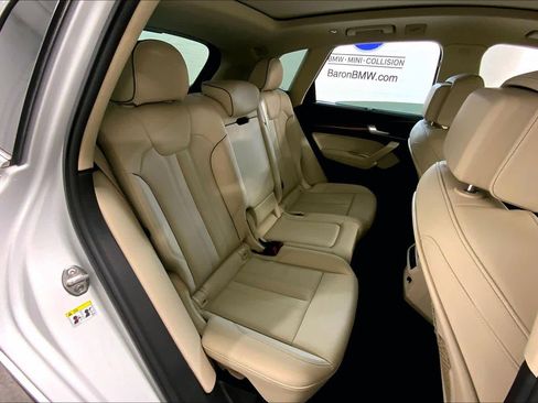 Used 2022 Audi Q5 e Premium Plus image 19