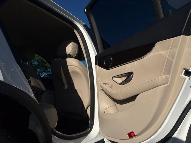 Used 2018 Mercedes-Benz GLC 300 4MATIC image 36