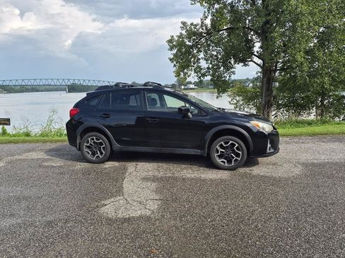 Used 2017 Subaru Crosstrek 2.0i Premium AWD/4WD image 3