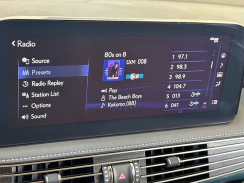 Used 2022 Lexus LS 500 w/ Interior Upgrade Package RWD image 21