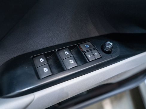 Used 2019 Toyota Camry LE FWD image 20