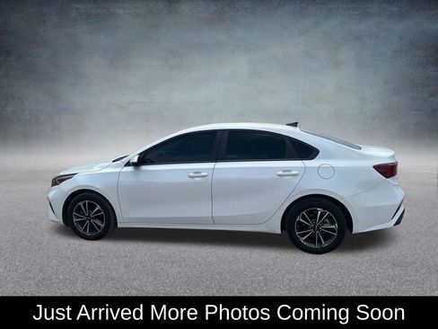Used 2024 Kia Forte LXS w/ LXS Technology Package FWD image 3