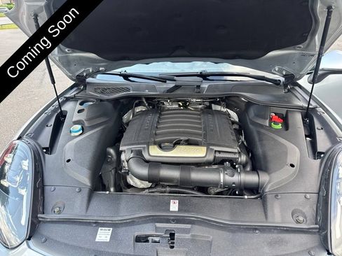 Used 2017 Porsche Cayenne Platinum Edition AWD/4WD image 22