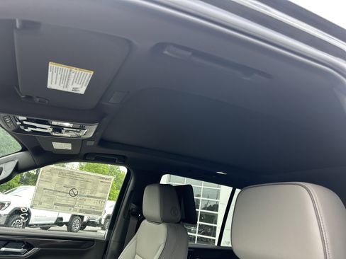 New 2026 GMC Yukon Elevation w/ Elevation Premium Package AWD/4WD image 21
