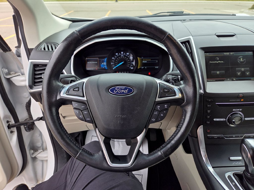 Used 2015 Ford Edge Titanium FWD image 11