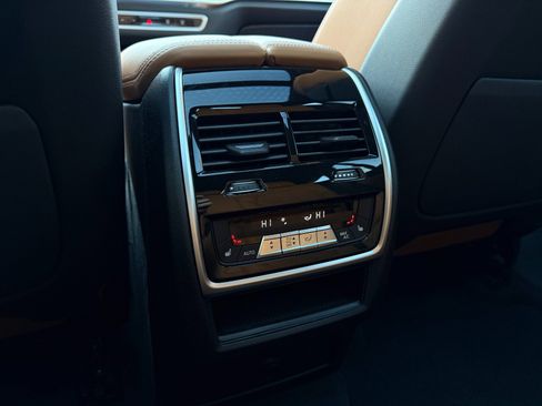 Used 2026 BMW X6 M60i w/ Climate Comfort Package image 35