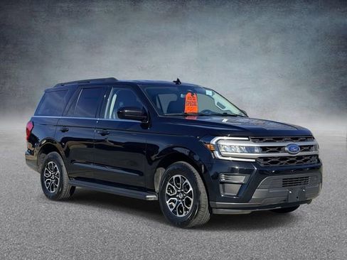 Used 2024 Ford Expedition XLT image 1