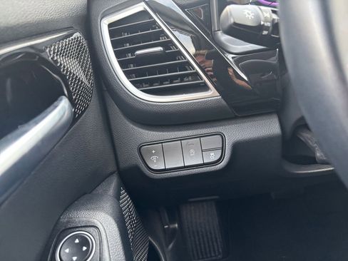 Used 2025 Kia Seltos S image 35