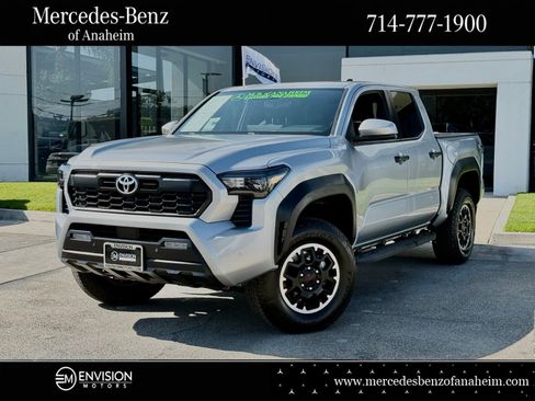 Used 2024 Toyota Tacoma TRD Off-Road w/ TRD Off Road Upgrade Package AWD/4WD image 1