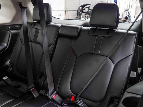 Used 2025 Honda Pilot EX-L image 41