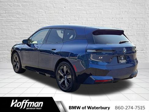 Used 2024 BMW iX xDrive50 w/ Sport Package AWD/4WD image 5