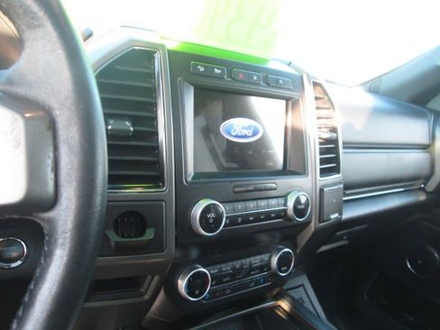 Used 2021 Ford Expedition XLT image 12