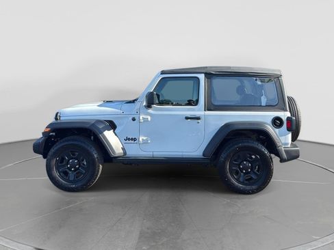 Used 2025 Jeep Wrangler Sport AWD/4WD image 2