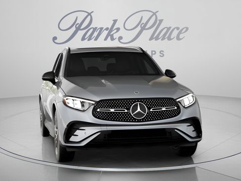 Certified 2025 Mercedes-Benz GLC 300 4MATIC w/ AMG Line image 33