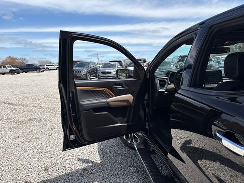 Used 2024 GMC Canyon Denali AWD/4WD image 24