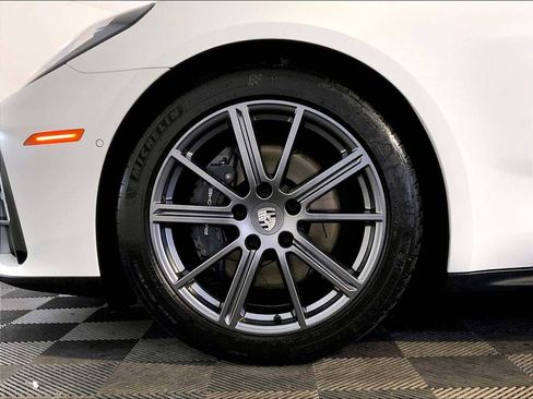 Certified 2025 Porsche Panamera 4 image 11