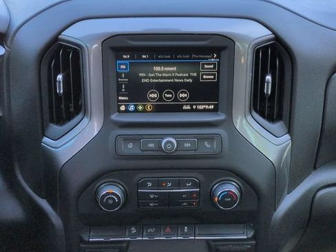 Used 2019 Chevrolet Silverado 1500 Custom Trail Boss w/ Custom Convenience Package AWD/4WD image 17