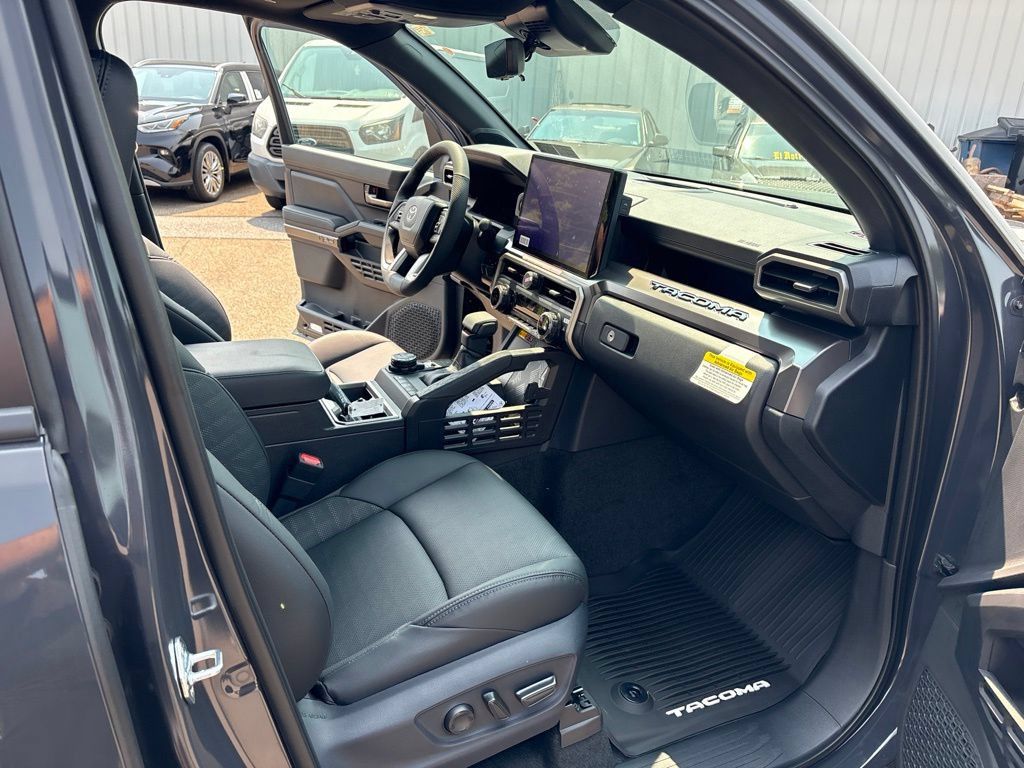 Certified 2026 Toyota Tacoma TRD Off-Road w/ TRD Off Road Premium Package AWD/4WD image 18
