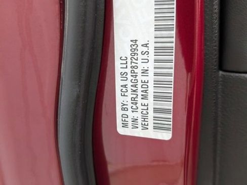 Used 2023 Jeep Grand Cherokee L Altitude image 38