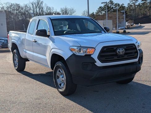 Used 2018 Toyota Tacoma SR5 image 3