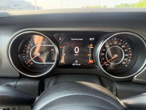 Used 2023 Jeep Gladiator Sport AWD/4WD image 20
