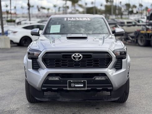 Used 2024 Toyota Tacoma TRD Off-Road image 6