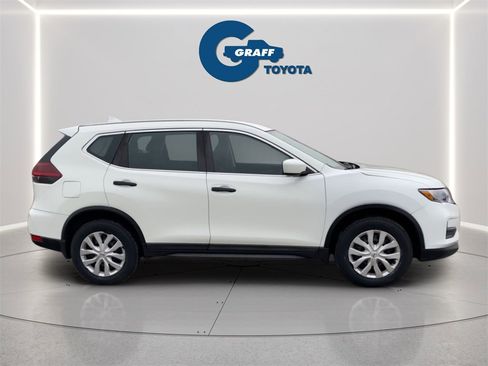 Used 2019 Nissan Rogue S image 7