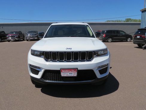 Used 2022 Jeep Grand Cherokee Limited AWD/4WD image 3