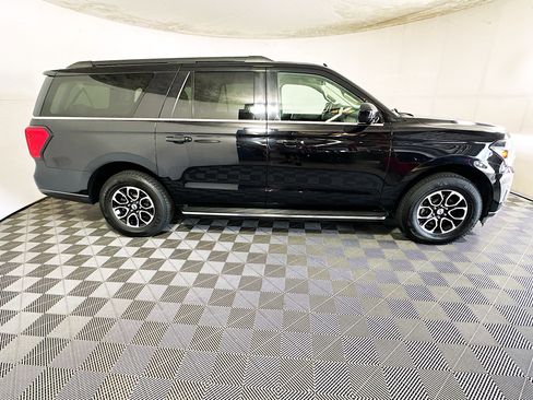 Used 2023 Ford Expedition Max XLT RWD image 2