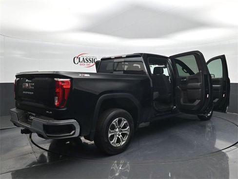 Used 2020 GMC Sierra 1500 SLE w/ SLE Value Package image 33