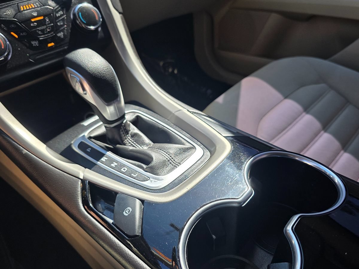 Used 2015 Ford Fusion SE FWD image 35