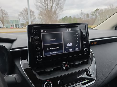 Used 2020 Toyota Corolla LE image 19