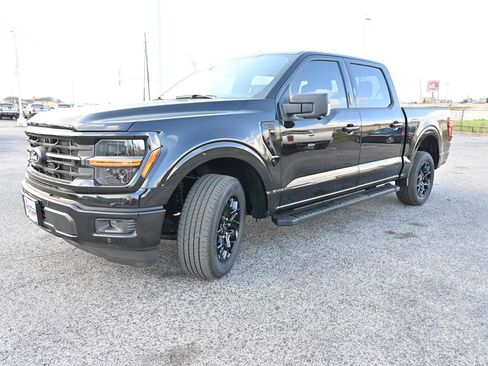 New 2026 Ford F150 XLT w/ Equipment Group 302A MID image 9