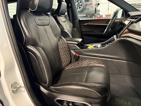 Used 2023 Jeep Grand Cherokee L Summit w/ Advanced Protech Group IV image 7