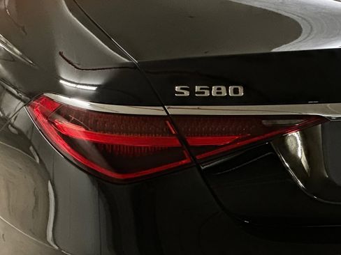 Used 2025 Mercedes-Benz S 580 4MATIC Sedan image 24
