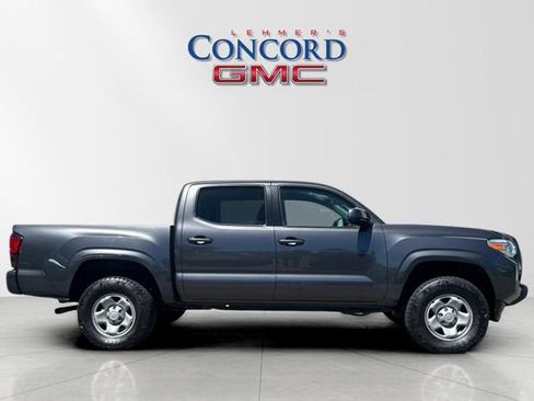 Used 2022 Toyota Tacoma SR w/ SR Convenience Package RWD image 3