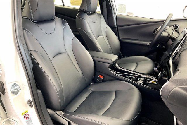 Used 2022 Toyota Prius Prime XLE FWD image 6